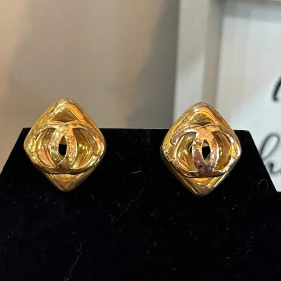Chanel Vintage Coco Mark gold plated diamond motif Clip on Earrings - Picture 7 of 7